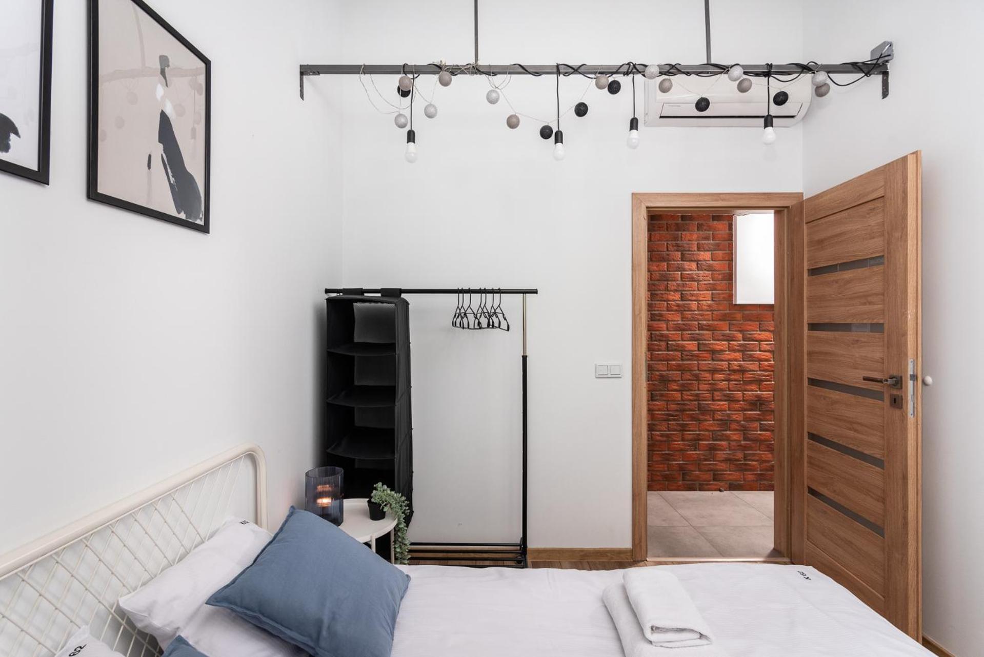 Blossom - Old Town Residence - By Upstairs Krakau Buitenkant foto